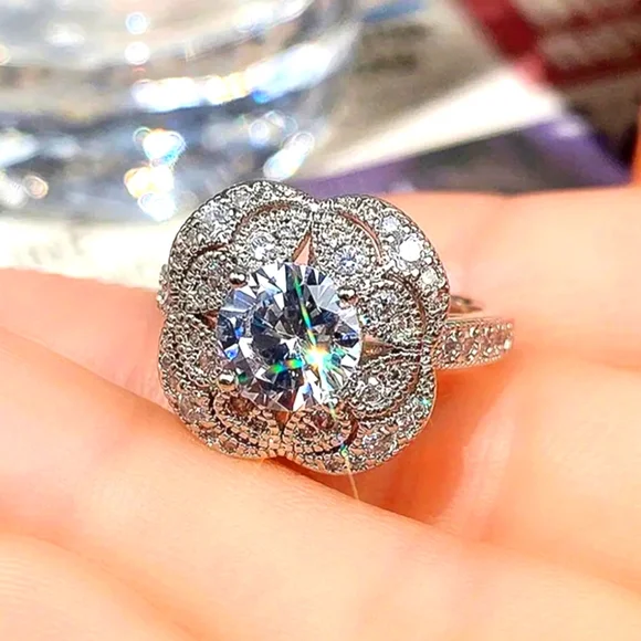 Vintage Inspired Flowered Cocktail Ring SIZE 6 - Picture 3 of 3